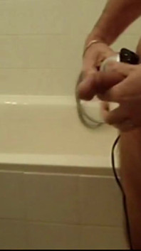 Radendo i capelli corporali e pub con un clipper mi ha fatto sborrare