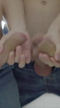 Amazing thresome barebck sex party with twinks