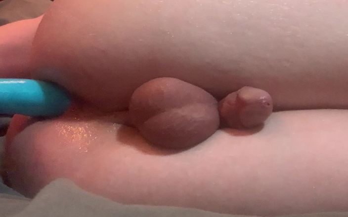 Brashen: Un jumelle femboy se fait éjaculer dessus