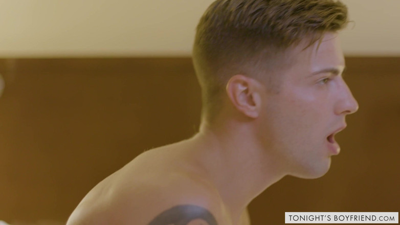 Tonight's Boyfriend: Casey Everett ve Max Adonis ile bu gecenin erkek arkadaşı