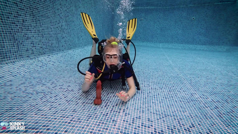 UKCuteGirl Lucy Lauren: Entraînement à la pipe sous la gorge profonde