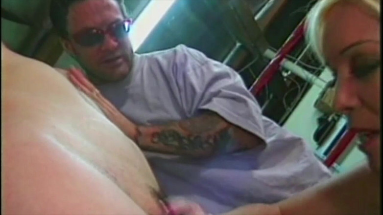 TGIRL ROOM: Ona, on i trans: analne spotkanie na ringu