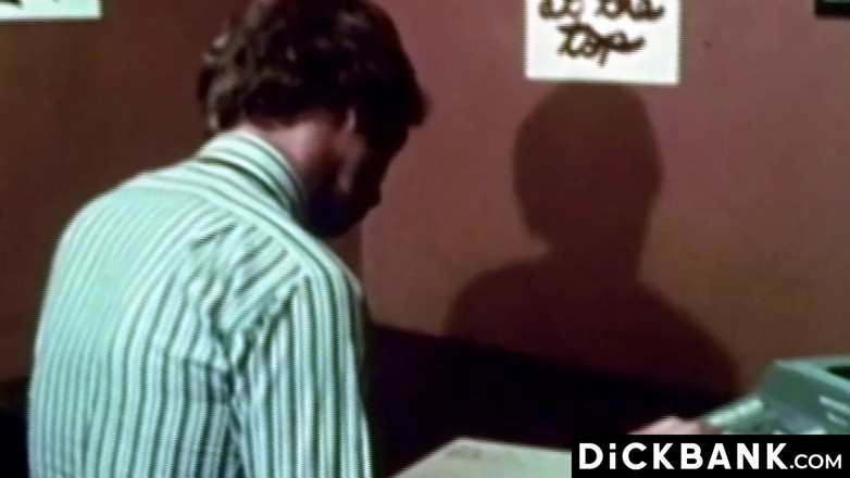 Dick bank: Blond gay får vild kuk efter rimjob