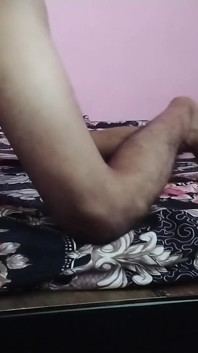 Saya mengongkek teman wanita India saya dengan keras