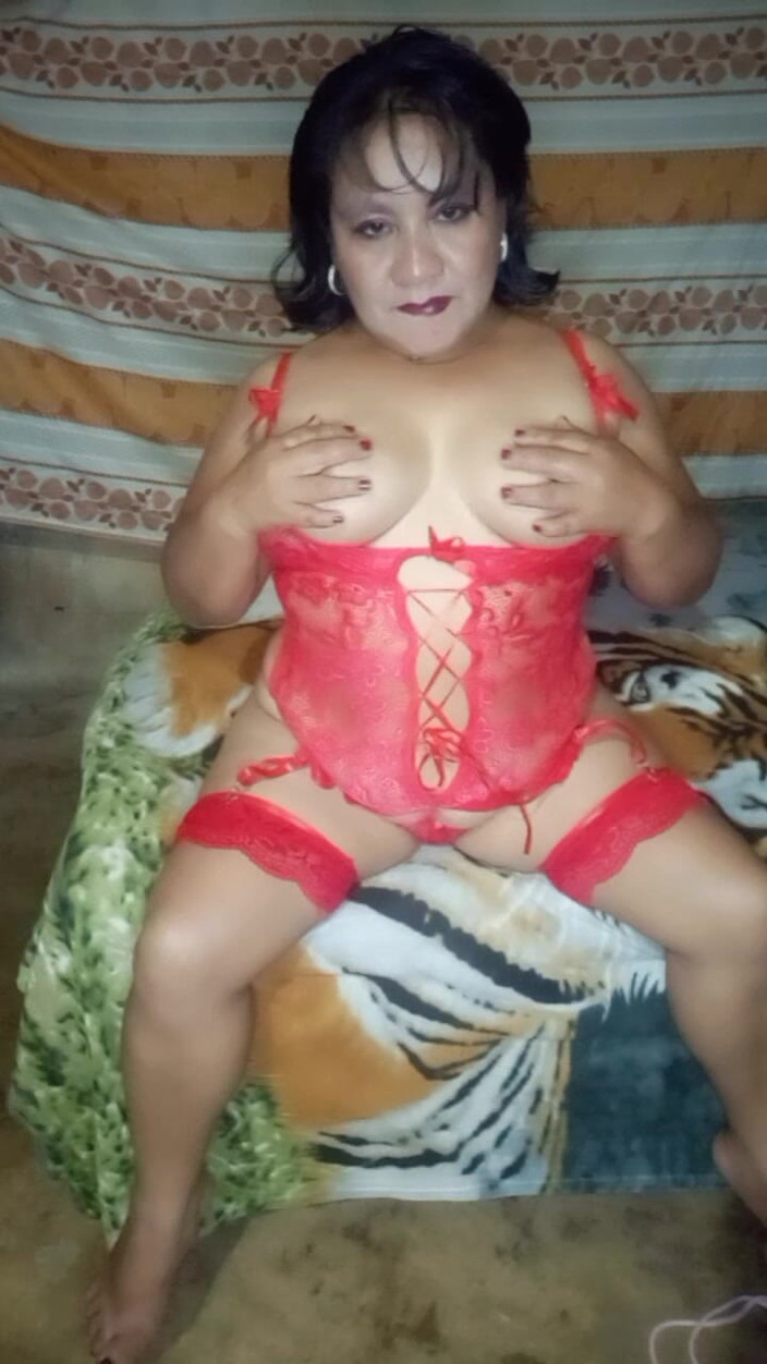 foxhub-xxx: Tarde em lingerie vermelha
