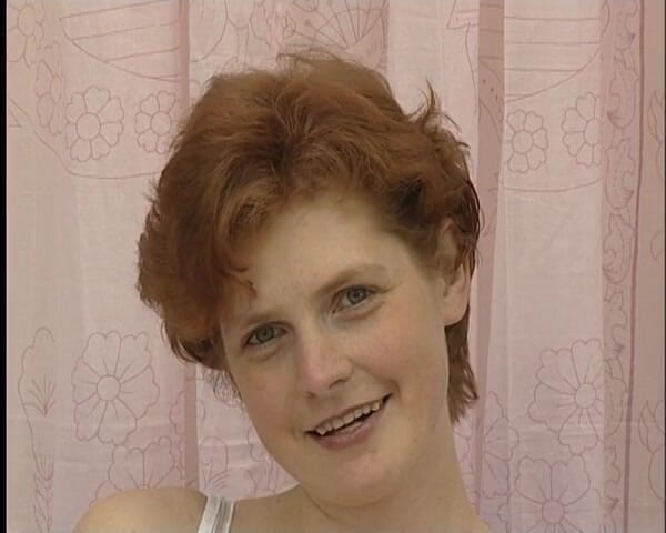 YOUR FIRST PORN: Skrikande dildo Anne