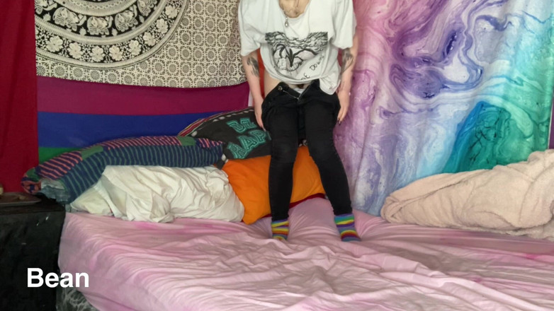 Alice Bean: Xixi na cama com roupas