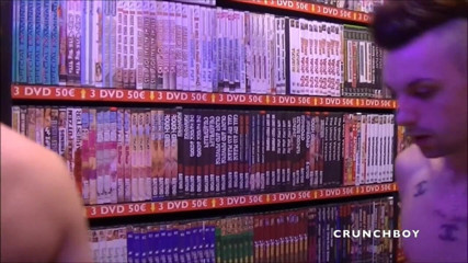 Crunch Boy: Femiante twin kfucked by straight curious in discret room