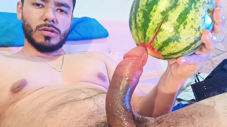 Tommhot: Кончи и кончи, пока ты смотришь, как я мастурбирует и кончаю, трахаю этот арбуз