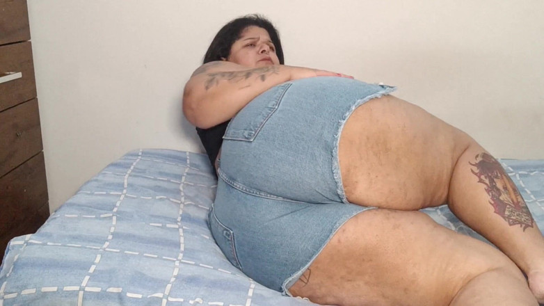 Mary Jhuana: Fart in Denim Shorts