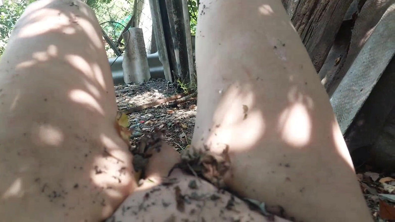 Kitty_Cross: Погана маленька сіссі на публіці