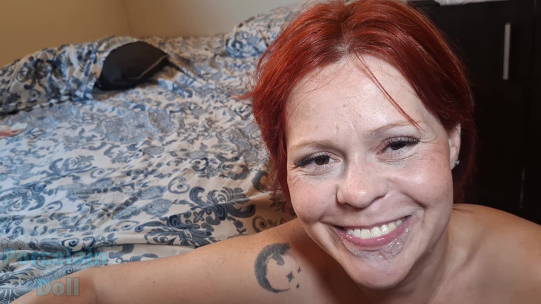 Porcelain Doll: Une Rousse Taquine Son Demi-frère Avec Son Joli Cul Blanc