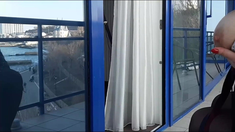 Intim media: Une grosse MILF se tape un oreiller et a un...