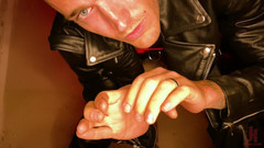 Kinky Bites Gay: Christian Wilde: Tátovo domov