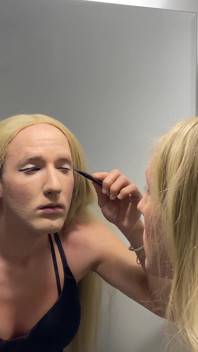 Kompletní crossdressing transformace z muže na ženu