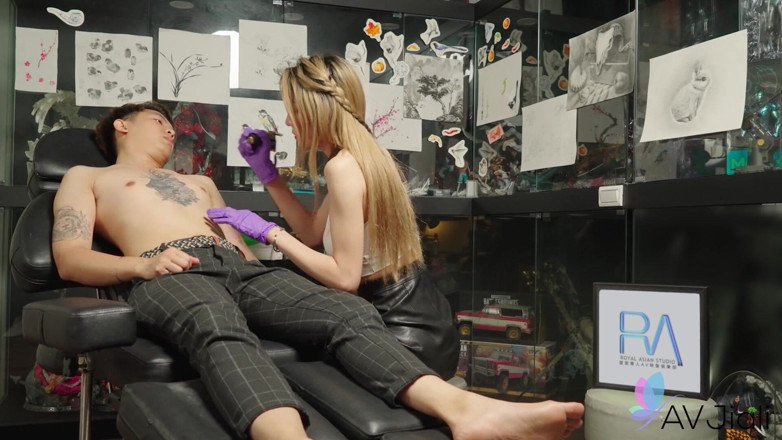 AV Jiali: Vollbusige tattoo-künstlerin li Zhiyan, von einem Kunden gefickt