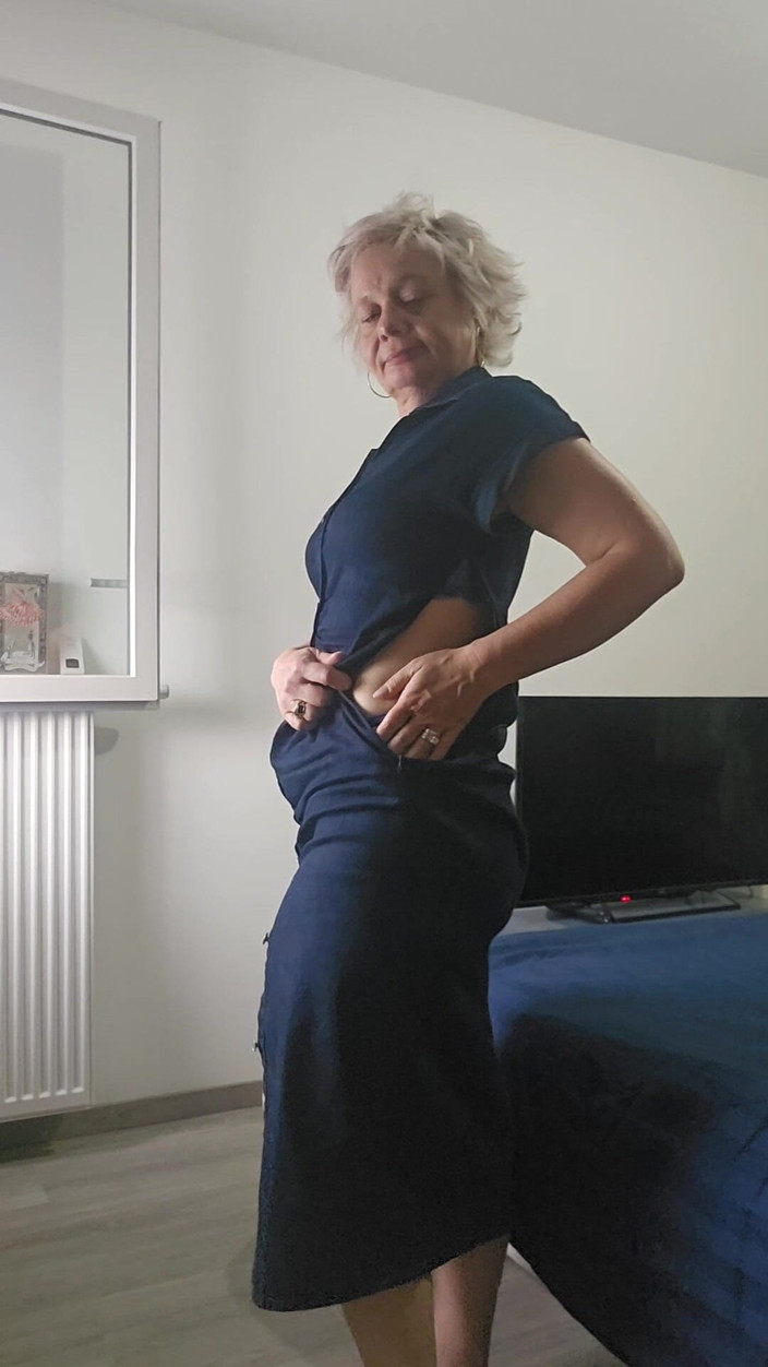 Sofy13: Striptease of a MILF Slut