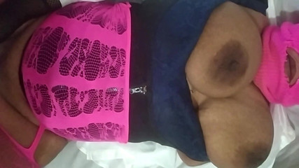 Sexsicouple: Užívám si svou novou sexuální hračku, dokud se mi nevystříká...