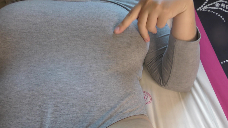 Milky Mari: Hairy MILF with a big boobs using vibrator to get...