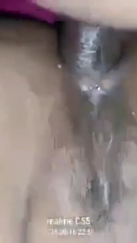 Mai întâi am futut curul surorii vitrege a vecinului și apoi pizda ei