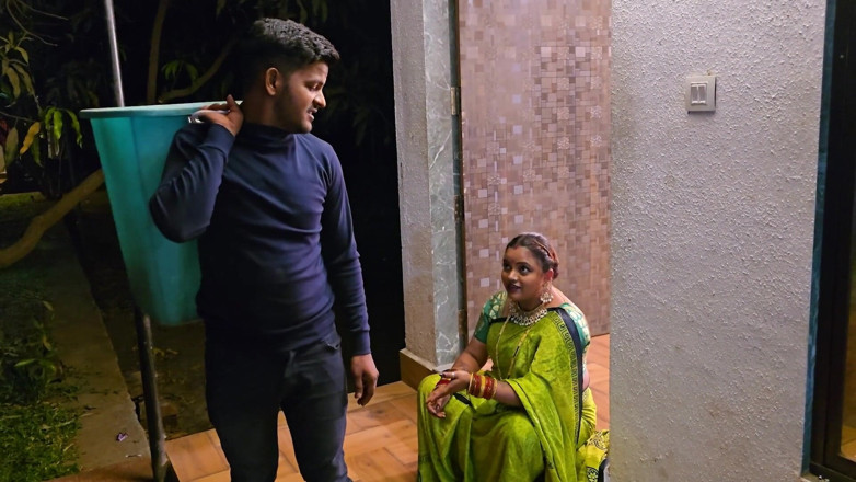 HOTKAMASUTRA: Husband Fucked Indian Bhabhi, Then Garbage Collector Saw It