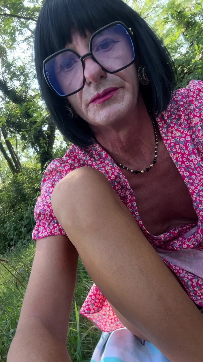 Andreina Naty: Sissy Andreina Fa L'esibizionista All'aperto