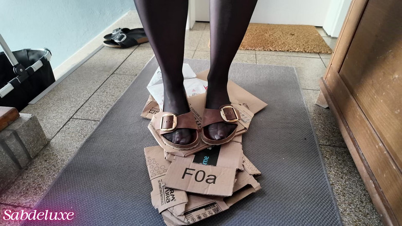 Sabdeluxe: Pantyhose Trampling