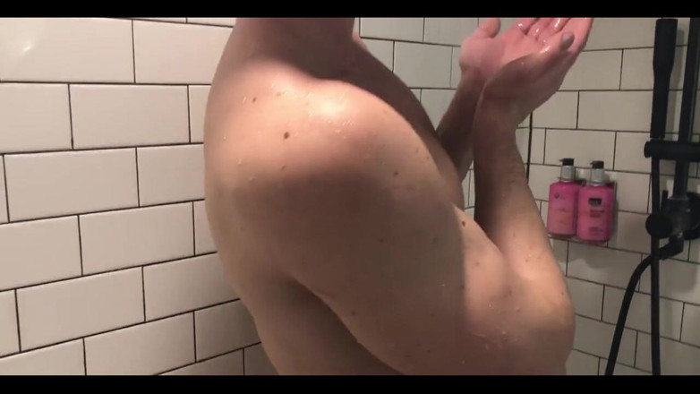 Trenton Ducati: Watch the Beautiful Jacob Peterson in Shower Before Our Hook...