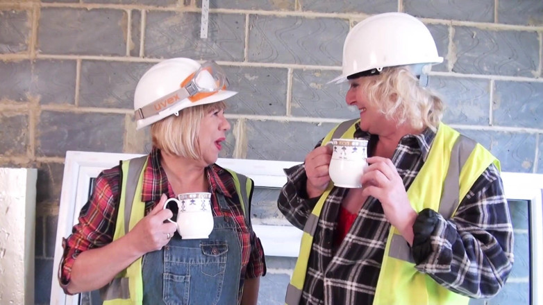 Dirty Doctors Clips - Mature British Lesbians: Budowniczowie