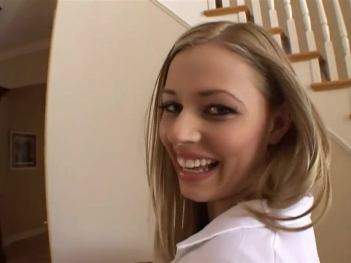 Anal Invasion: Tvrdá hluboká anální penetrace pro krásnou blonďatou dívku
