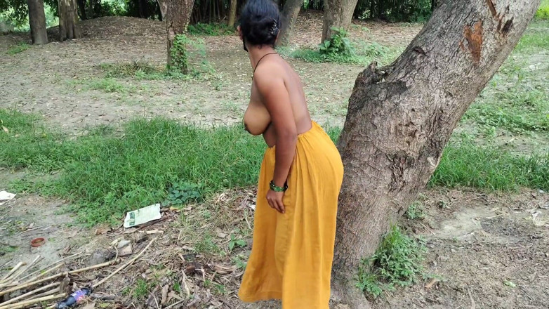 Village bhabhi sex: Nahm meine frau tief in den Dschungel, baute eine Hütte...
