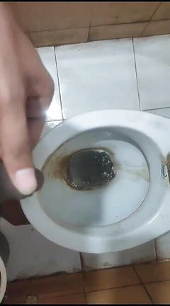 Di hari kemerdekaan India aku lagi asik masturbasi.