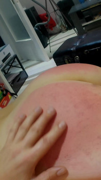 Primeiro fodido na bunda e depois espancado na bunda
