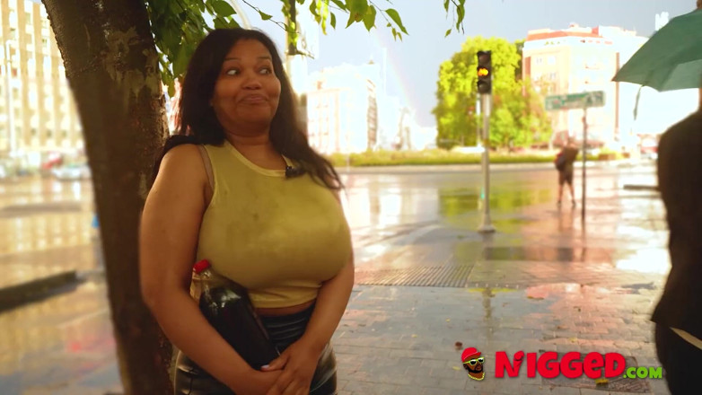 FAKings Black Fix: Diosa Negra De Tetas Gigantes Pesca Pollas Blancas Por La...