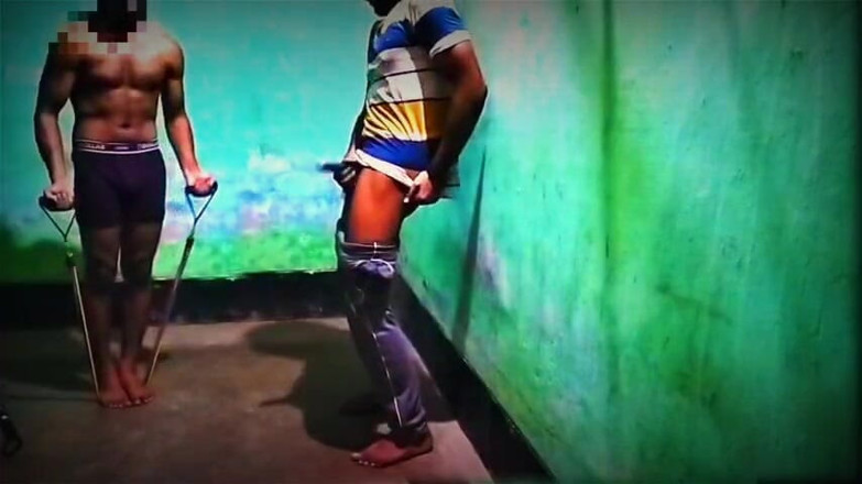 Desi Tits: Trans cara sexo depois de academia musculoso garoto exercício hardcore...