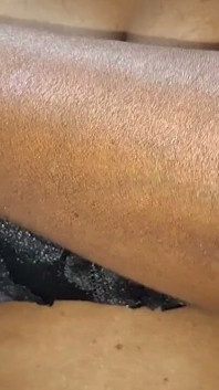 Mujer asiática en el baño, el video más caliente