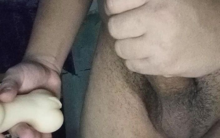 Henrique0109: Me corro con mi nuevo juguete