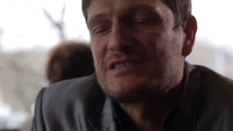 Club Anissa Kate: 税務の女性が、レストランのトイレで彼女の膣を激しく突く仕業家に騙される