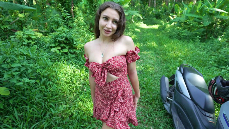 Kriss Kiss: První jízda na motorce s cizincem a tvrdé šukání v džungli