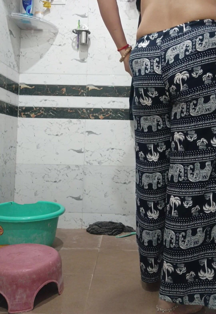 Priyahot77: Priya bhabi mông to gợi cảm quay video