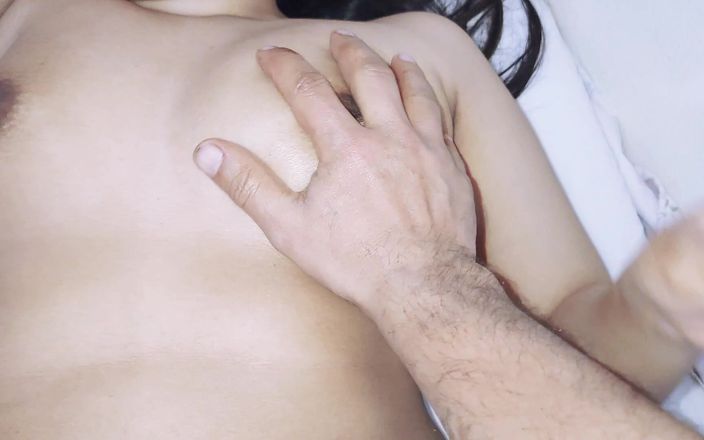 Faryal: 드디어 여동생을 떠났어 - 내 자지를 빨아주는 여동생