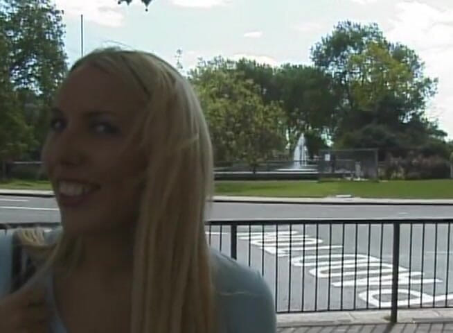 Analiscius: Blonde slet neukt hard en ruw