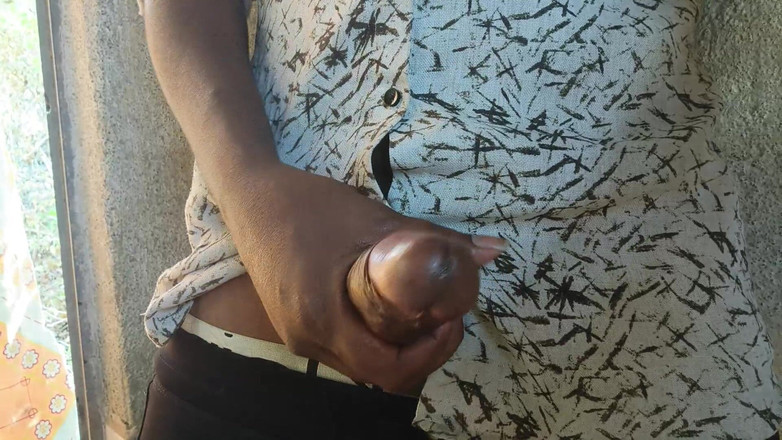 Needajob: Dimmi se il mio pene è piccolo o grande.