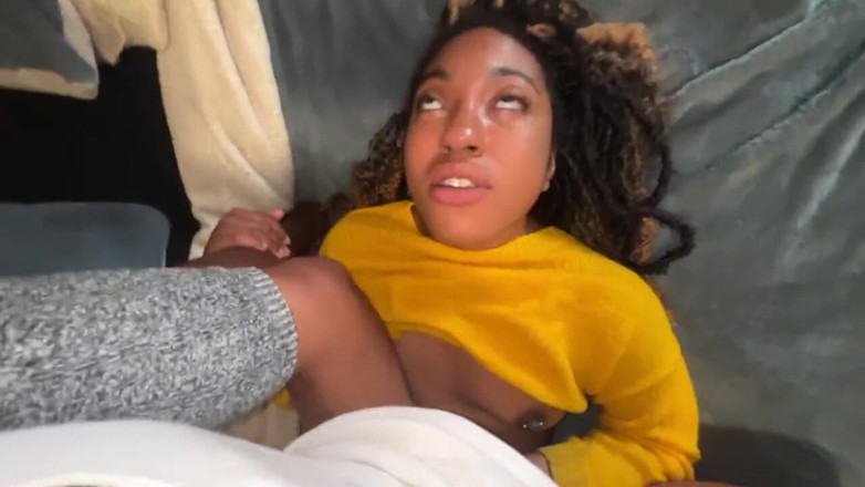 Fijii pornbox: Model bittet ihren ehemann, sie hart in den arsch zu...