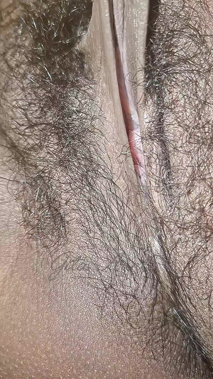 Indian aunty sex: สาวหมู่บ้านกําลังโชว์หีใหญ่ของเธอ