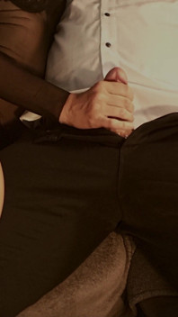 Er Konnte Nicht Mehr Widerstehen, Sanfter Und Romantischer Handjob