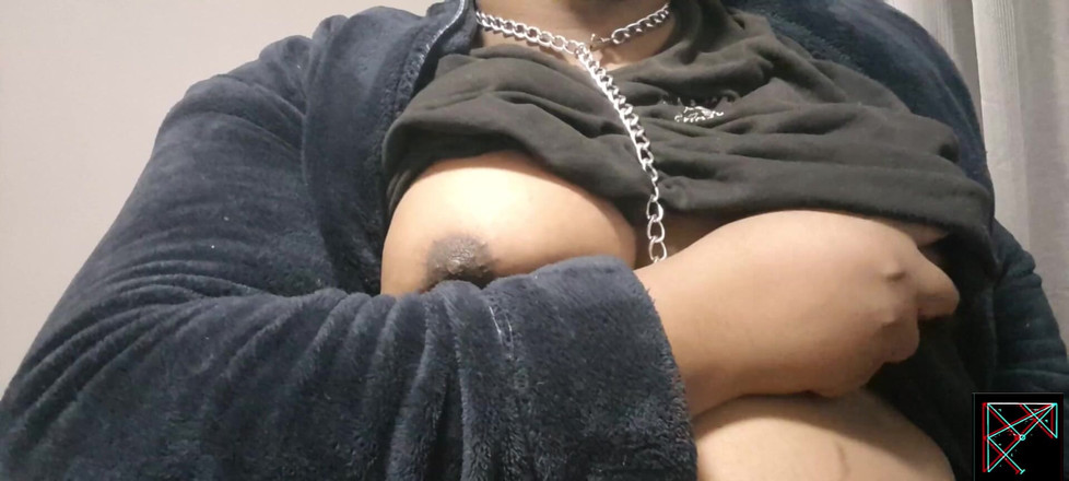 Eleasihle Esma: Undergiven trans BBW Goth leker med sig själv för sin...