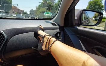 I Caught a Sexy MILF in the Park for a Sex Party