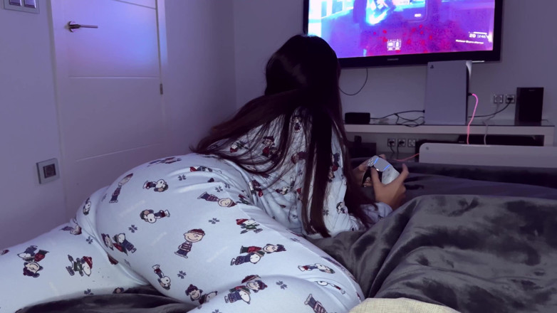 Pamsnusnu: Game sama saudara tiri berakhir dengan seks liar