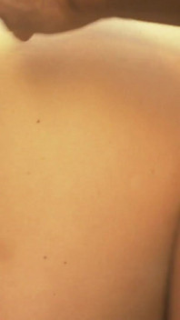 Syvette es follada al aire libre por el chico con el que quiere casarse